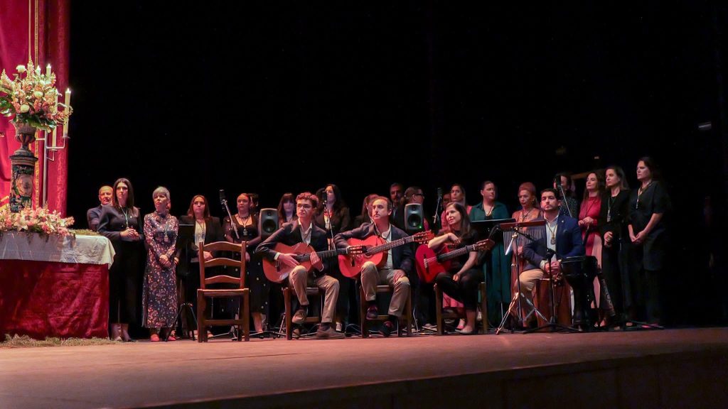Coro de la Hermandad del Rocío de Huelva en Almonte
